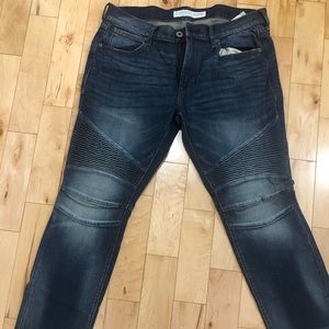 BRAND NEW NEVER WORN EXPRESS JEANS